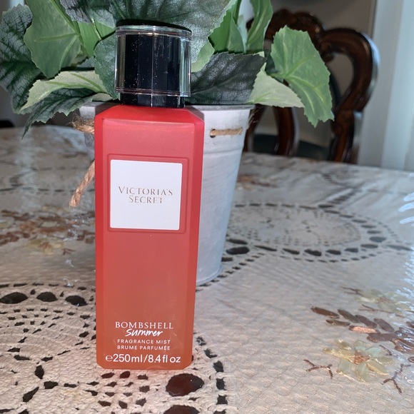 Victoria's Secret Other - Victoria Secret Bombshell Summer fragrance mist!